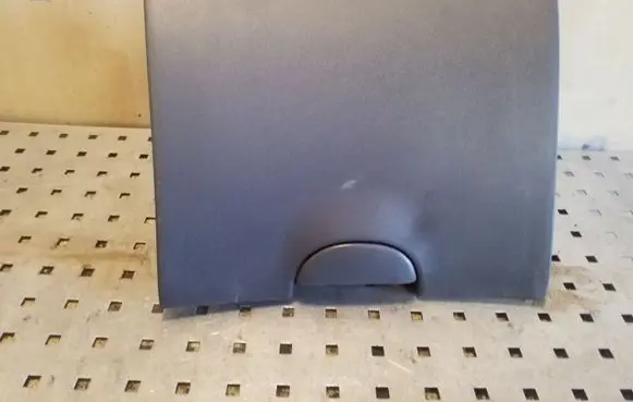 Toyota Yaris Glove box