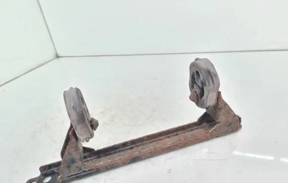 Audi A3 S3 8P Muffler mount bracket/holder 