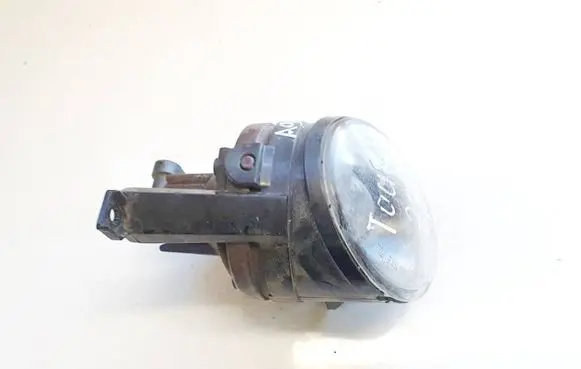Volkswagen Touran I Front fog light 27047900l e26008