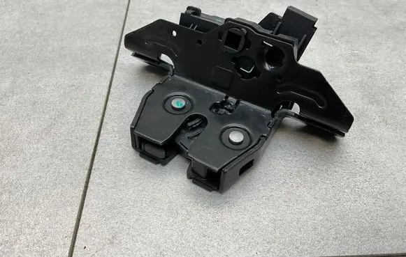 Tailgate/trunk/boot lock/catch/latch
