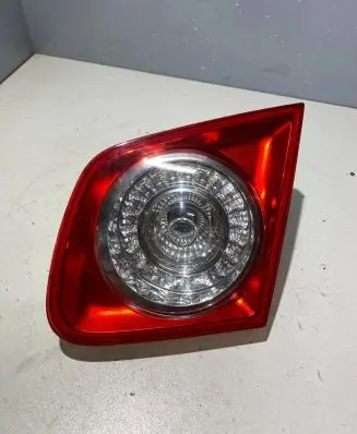 Volkswagen Jetta V Tailgate rear/tail lights 1K5945094