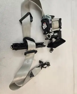 Volvo XC90 Front seatbelt 31675233