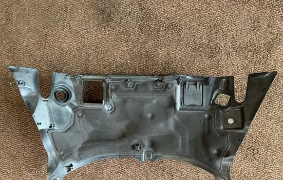 Mercedes-Benz C W205 Other engine bay part A2056205901