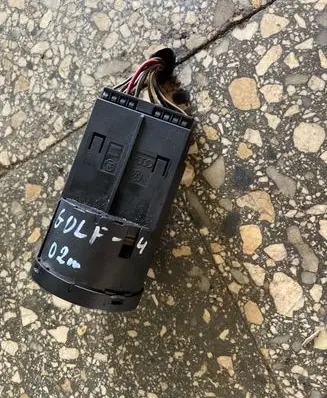 Volkswagen Golf IV Light switch Tc41c0941531