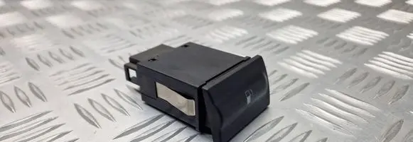 Skoda Octavia Mk1 (1U) Fuel tank opening switch 1U0959833C