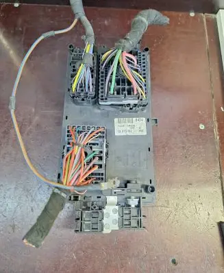 Opel Insignia A Fuse module 13275882 6464