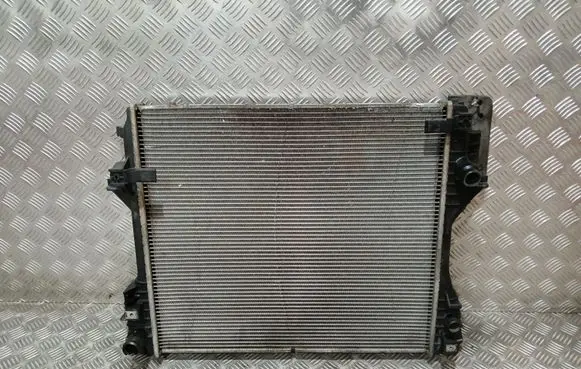 Jaguar XF X250 Coolant radiator