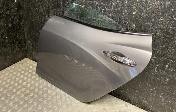 Maserati Ghibli Rear door 