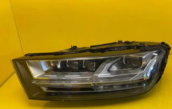 Audi Q7 4M Headlight/headlamp 4M0941035