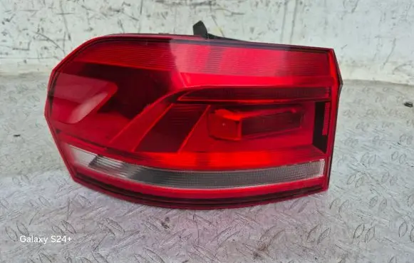 Volkswagen Touran III Rear/tail lights 5TA945095A L90085783