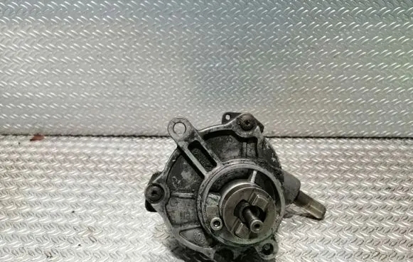 Mercedes-Benz Sprinter W901 W902 W903 W904 Vacuum pump A6112300265