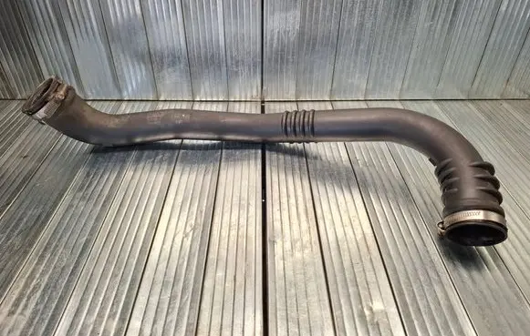 Volvo V40 Intercooler hose/pipe 31370176