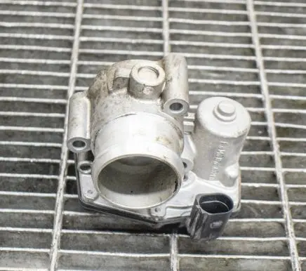 Ford Focus Throttle valve CM5G9F991FA