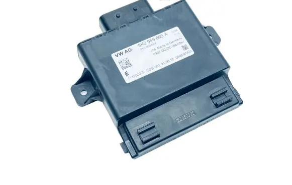 Volkswagen PASSAT B6 Voltage converter/converter module 8K0959663A