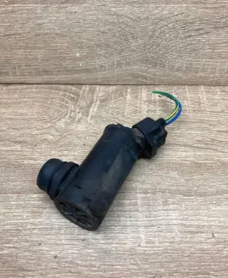 Toyota Avensis Verso Windscreen/windshield washer pump 8533033020 060210386 WithPlug