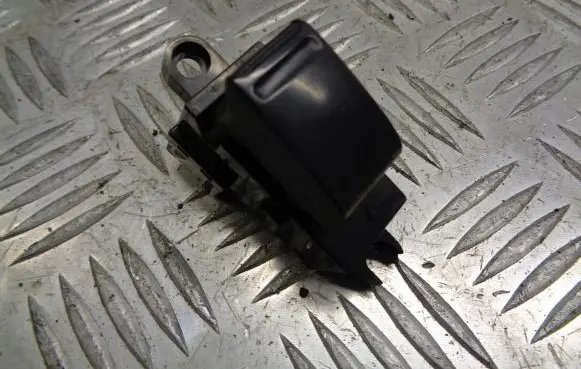 Nissan Primera Quarter vent window switch 25411AV600