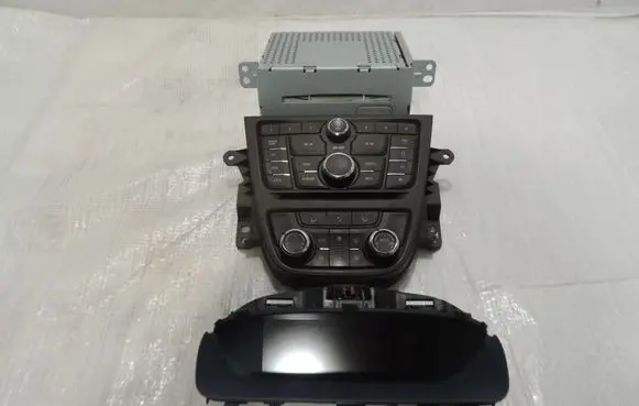 Opel Mokka Radio/CD/DVD/GPS head unit 95270974