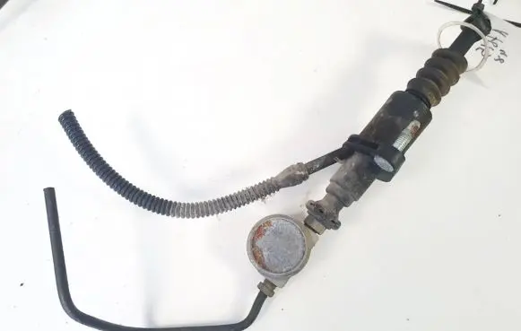 Mercedes-Benz Vaneo W414 Clutch master cylinder A1682900512