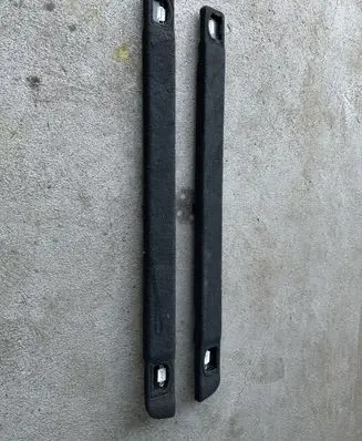 Volkswagen Touareg II Trunk/boot lower side trim panel 7P6863528 7P6863527