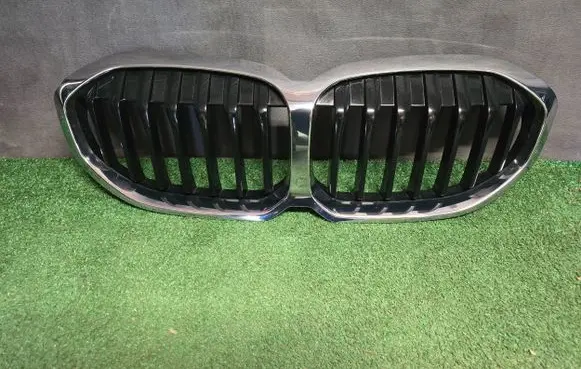 BMW 1 F40 Front grill 5A39366 89868V9 49868V9