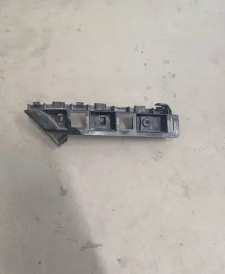Volkswagen PASSAT B7 USA Front bumper mounting bracket 561807184A
