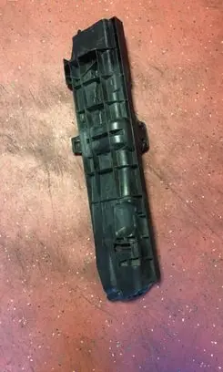 BMW 3 E90 E91 Radiator mount bracket 7524912