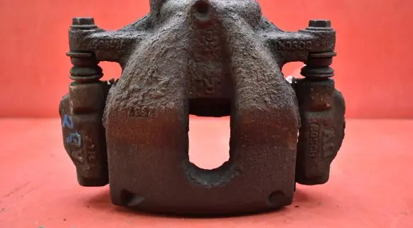 Toyota Auris 150 Front brake caliper