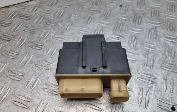 Peugeot 5008 Coolant fan relay 9662570880
