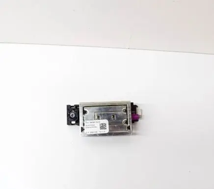 Mercedes-Benz GLE W167 Aerial antenna amplifier A1569050902