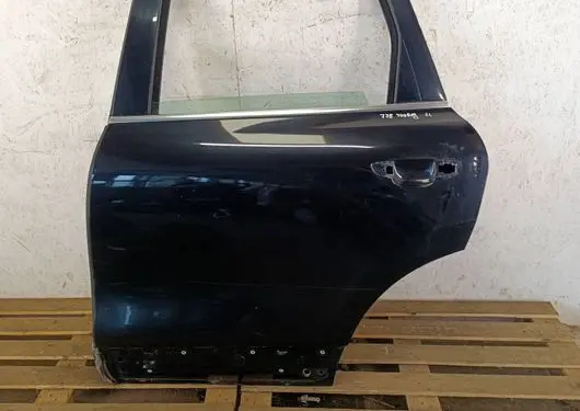 Volkswagen Touareg II Rear door