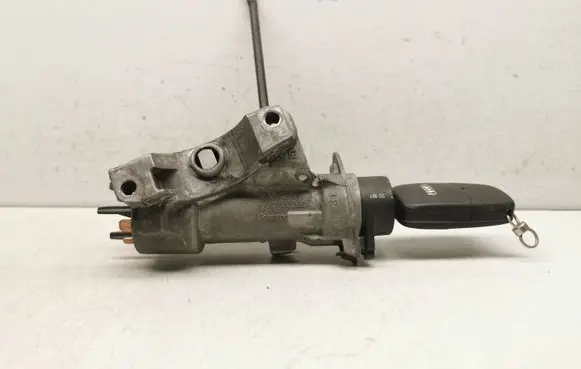 Audi A6 S6 C5 4B Ignition lock 4B0905851B
