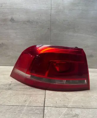 Volkswagen PASSAT B7 Rear/tail lights 3AF945095C 605001