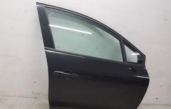 Renault Clio IV Front door