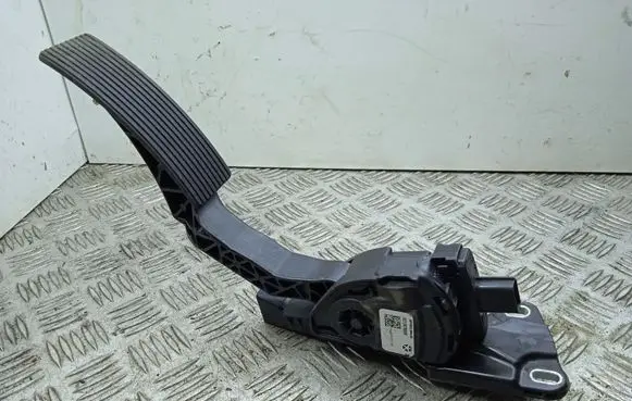 Jeep Grand Cherokee Accelerator throttle pedal 52124785AF