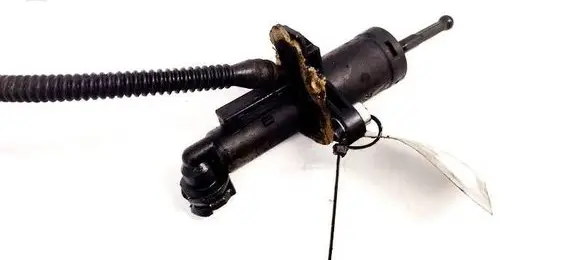 Volkswagen Cross Polo Clutch master cylinder 