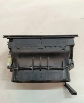 BMW 5 E39 Dash center air vent grill 8376150