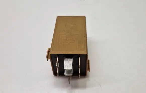 BMW 5 E39 Other relay 8384505
