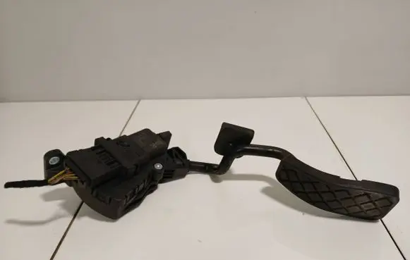 Audi A6 S6 C6 4F Accelerator throttle pedal 4F2721523 6PV00898402