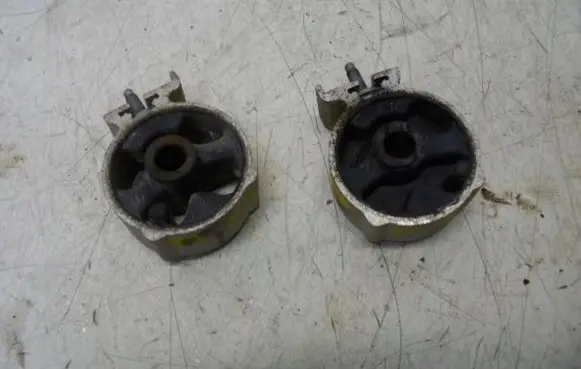 Peugeot 308 Radiator mount bracket