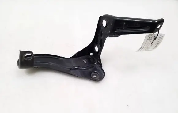 Audi A6 S6 C6 4F Intercooler pipe mounting bracket 4F0145813F
