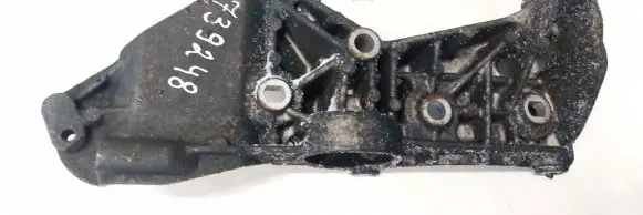 Nissan Note (E11) Engine mounting bracket 8200425034
