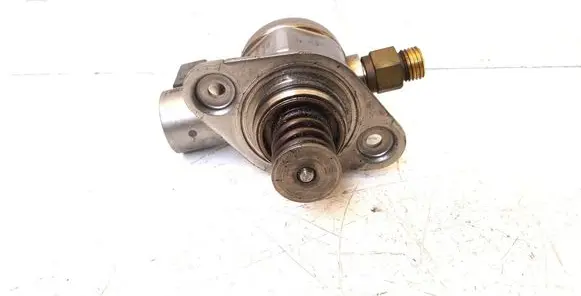 Audi A4 S4 B8 8K Fuel injection high pressure pump 06H127025K