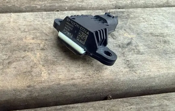 Jaguar XF X250 Airbag deployment crash/impact sensor 9X2314C676AB