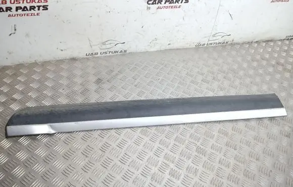 Porsche Cayenne (9PA) Front door trim (molding)