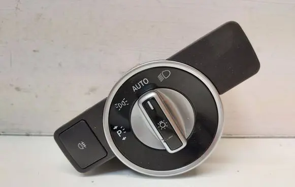 Mercedes-Benz CLA C117 X117 W117 Light switch A2129050551
