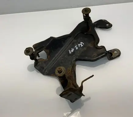 Mercedes-Benz E W211 Pneumatic air compressor holding bracket A2113200543 ZGS007 2113200543