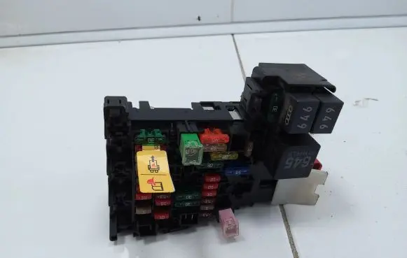 Volkswagen Golf VII Fuse module 5Q0937615