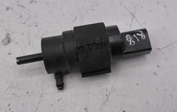 Audi A5 Windscreen/windshield washer pump 8K5955947