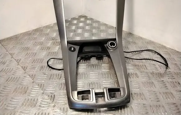 Other center console (tunnel) element