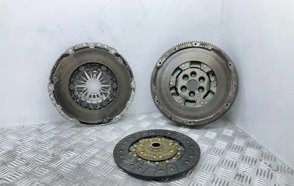 Volkswagen Jetta VI Clutch set kit 124060710 324035510 415043110